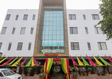 Hotel Mukund Residency @ Kaushambi Metro (5 Min distance from Anand Vihar)