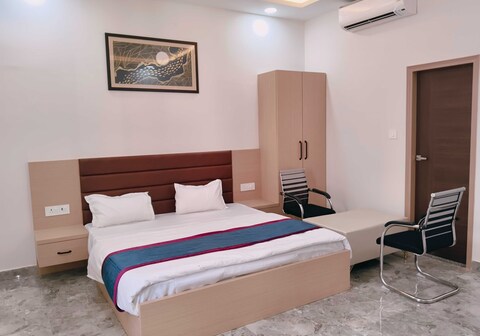 Hotel O UTSAV LAWN AND HOTEL