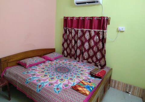 SHREE HARI GUEST HOUSE