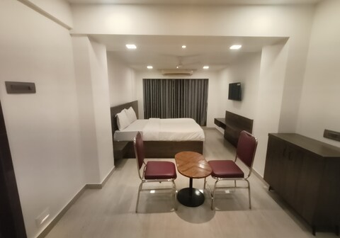 Hotel Sharada International