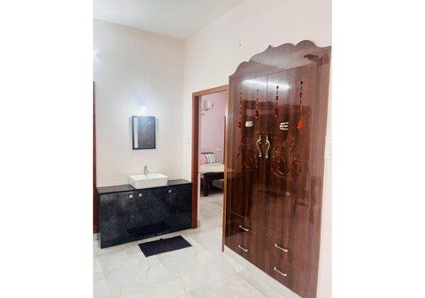 Flat near miot & dlf