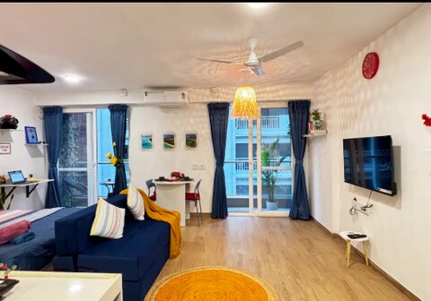 Casa Aviator Studio with balcony Near Airport