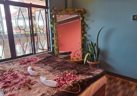 THE Himalya Lebong HOMESTAY