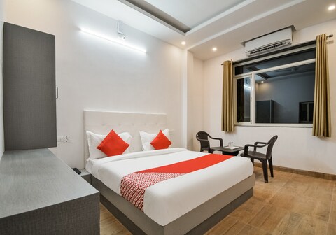 Collection O The Royal Palace