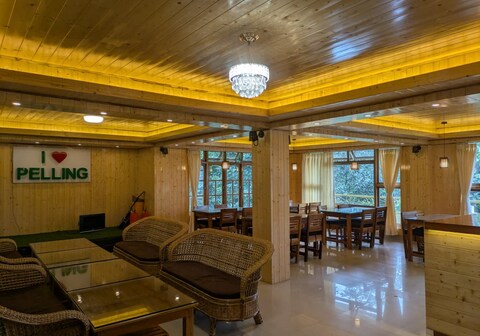 HOTEL JOLOKIA