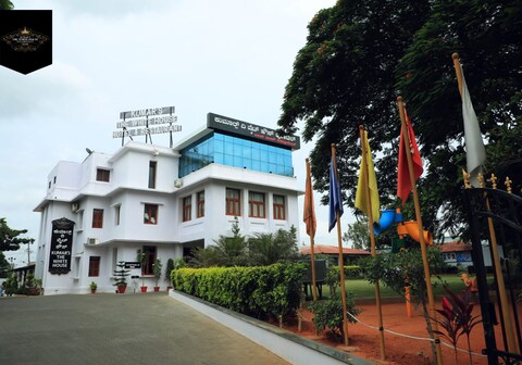 Kumars The White House Hotel and Restaurants