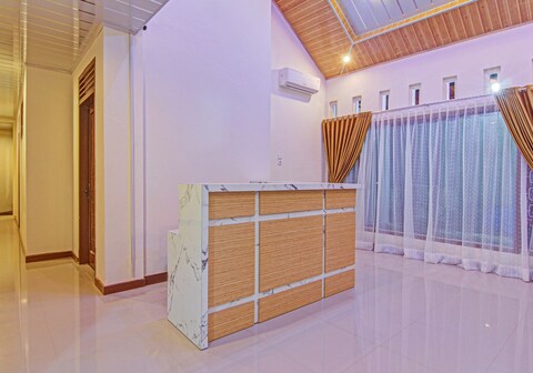 Capital O 90643 Suri Guest House Syariah