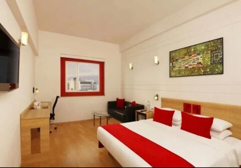 Hotel Red Plaza near Delhi Airport