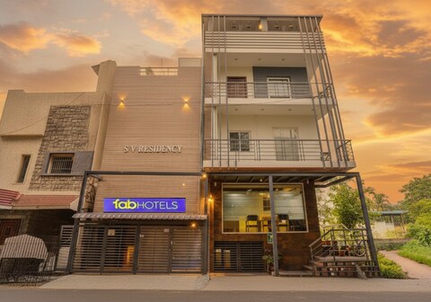 FabHotel Sky View Palace