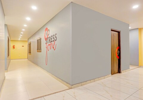 Super Collection O Swarna Banquet Bhu Rd