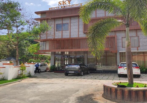 Hotel Sky Penta Residency