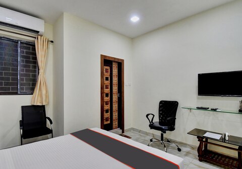 Collection O G.N Palace