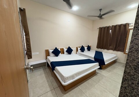 Hotel Darshan Palace - Near Dwarka Railway Station & Shree Dwarkadhish Temple