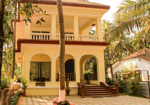 Wood's Goa Bungalow-4 BHK Villa