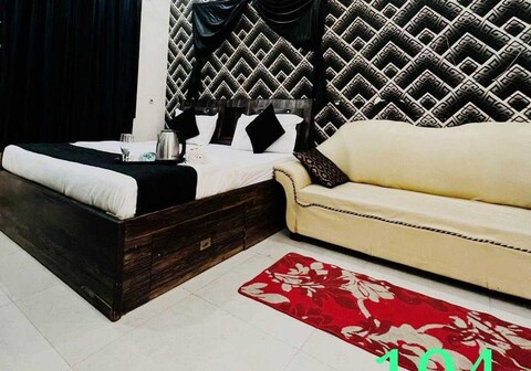 Hotel O by OYO Sky Hotel