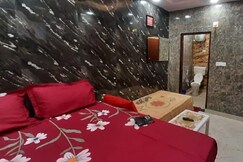 Couple Favourite Designer Room in Posh Lajpat Nagar, Delhi Couple Favourite Designer Room in Posh Lajpat Nagar, Delhi