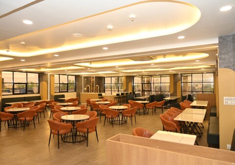 Hotel Comfort Inn Shikrapur