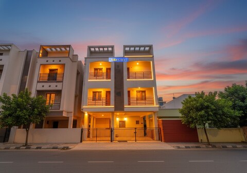 Via Blue Moon Residency