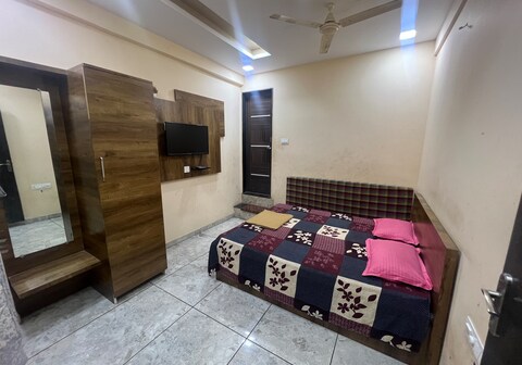 Hotel Sachin Executive Lodging