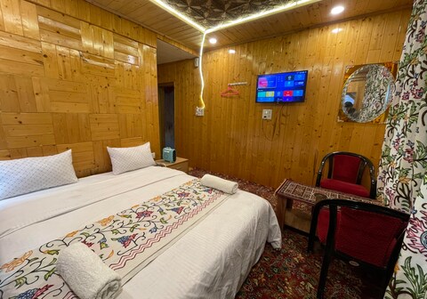 Kesar Villa in Pahalgam Woods