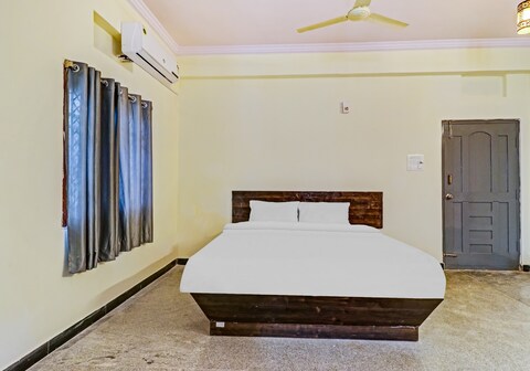 Hotel O Abhi's R Square