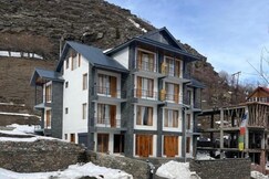 The Bulevar- Whispering Willows, Lahaul The Bulevar- Whispering Willows, Lahaul