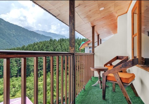 Sparsh Resort  A Boutique Stay. Just 2 km from Mall Road, Near Old Manali