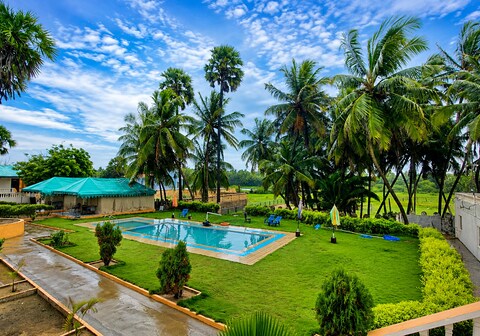 HOTEL PALMS