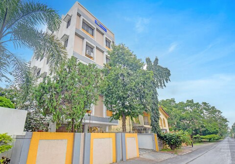 FabHotel Paradise Inn Moshi