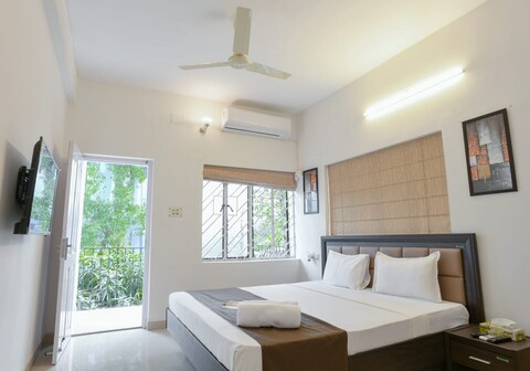 BluO Classic 1BHK Salt Lake City, Kitchen, Parking