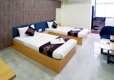 Hotel The Marion By Udupi Tadka