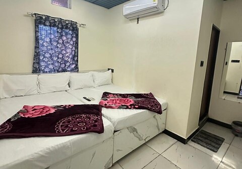 Hotel Maa Aashray