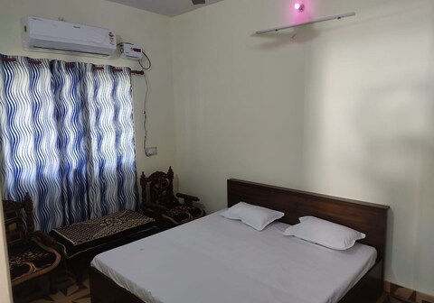 Sree Vishwanath Home Stay