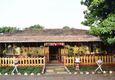 Vedkasturi Hotel