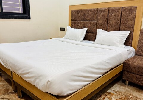 Hotel Viraj