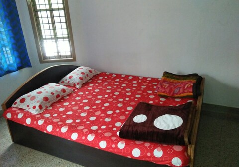 Blue Bell Homestay | Rooms & Caretaker