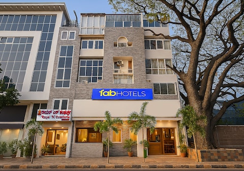 FabExpress Royal N Comforts - HAL Old Airport Rd