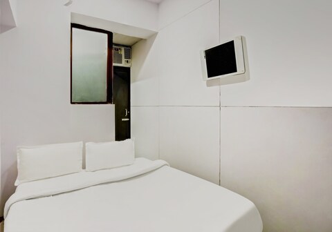 OYO 84596 Hotel North Campus