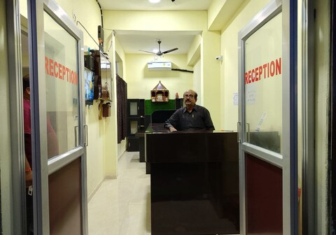 HOTEL AMAR YATRI NIWAS