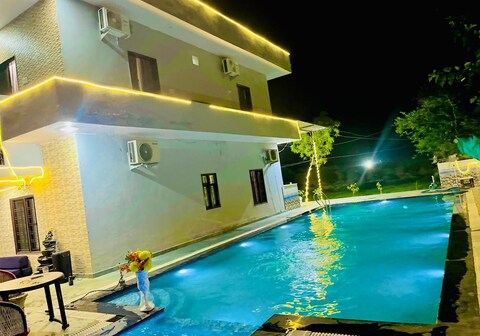 Arista farms and resort