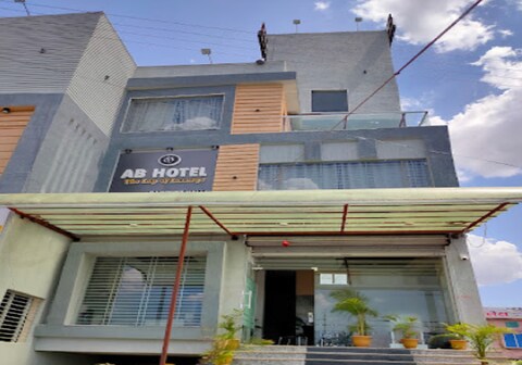 AB Hotel and Restaurant