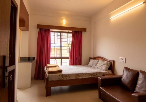 Narayana Studio Apartments | Rooms & Kitchen