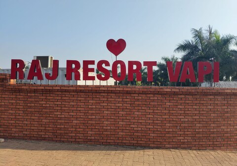 Raj Resort And Banquet Hall