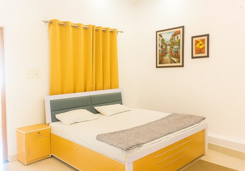Devyanta Hotel- 50 Mtrs. from Ram Mandir