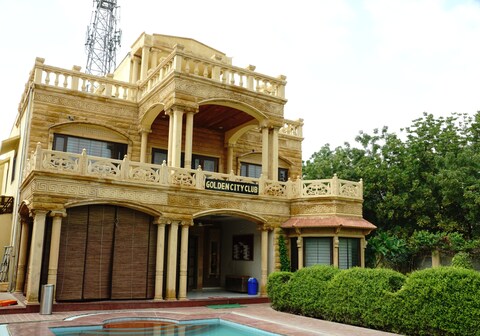 Golden City Club