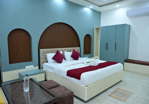 Bombay Rooftop Cafe And Hotel