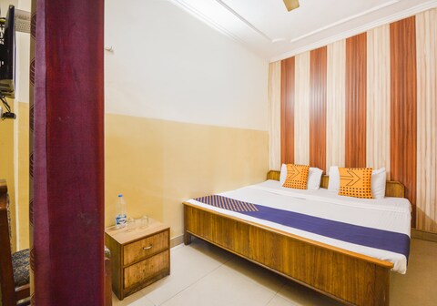 SPOT ON 36686 Hotel Om Shanti Palace