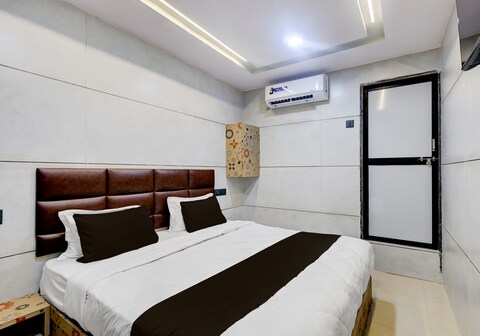 Hotel O Castle Rooms