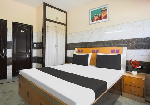 SPOT ON Town City Guest House
