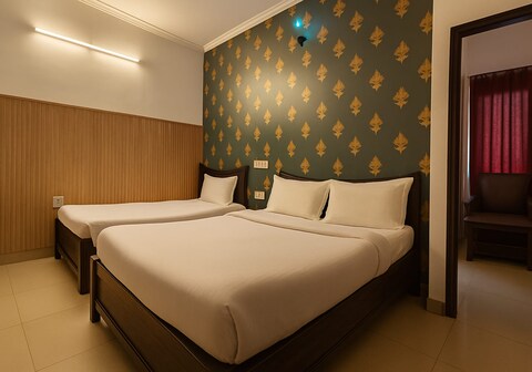 The Limewood | 100 Mtrs From Railway Station